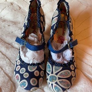 Irregular Choice-Petal Fever-41-RARE-USED